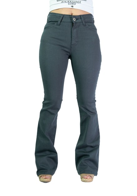 Pantalón flare color.