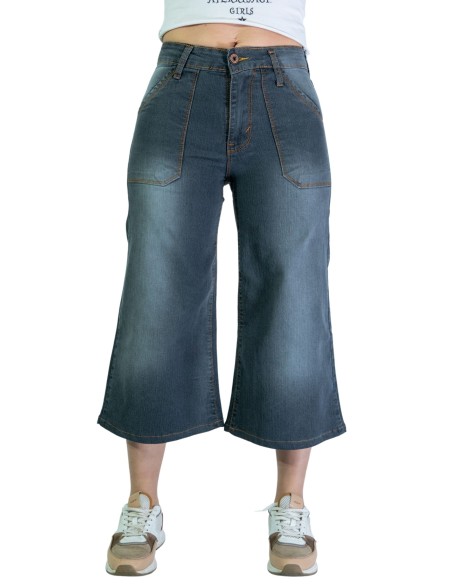 Pantalón wide leg.