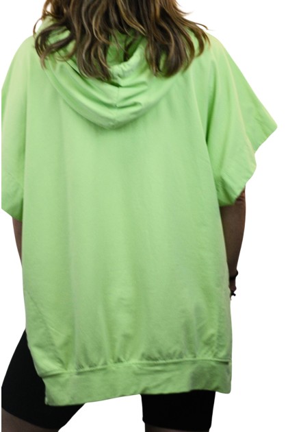 bolsillos centralesy cordon capucha