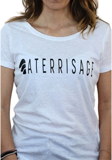 Camiseta mujer cuello barco manga corta.