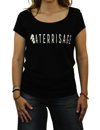 Camiseta mujer cuello barco manga corta.