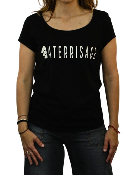 Camiseta mujer cuello barco manga corta.