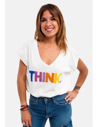 Camiseta cuello pico sin mangas.