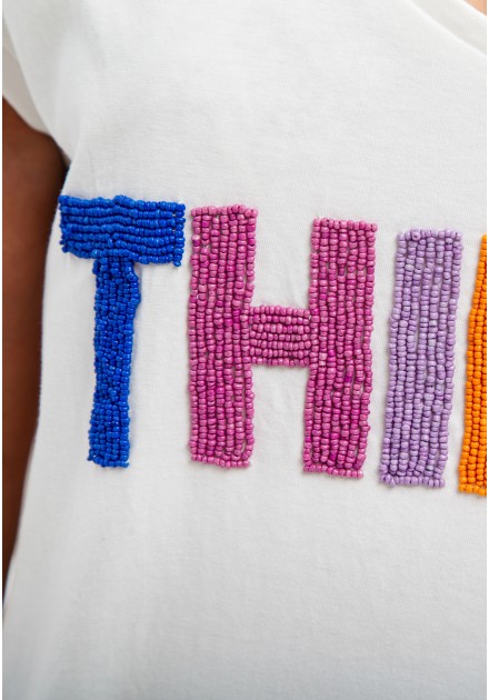 Camiseta cuello pico sin mangas.