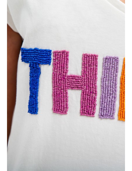 Camiseta cuello pico sin mangas.