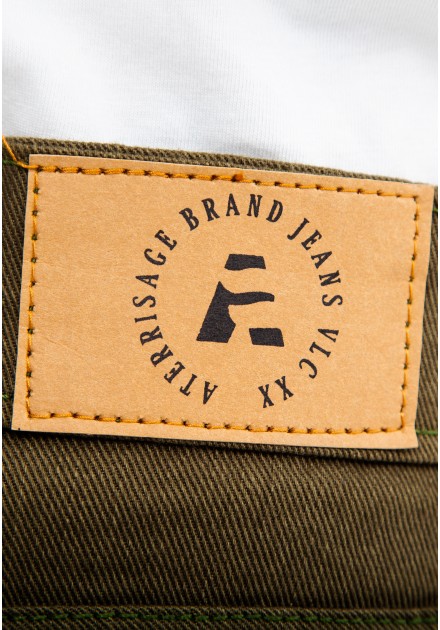 Pantalon cargo color.