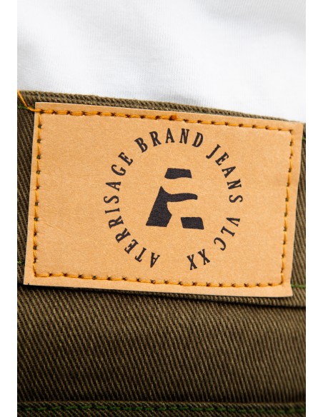 Pantalon cargo color.